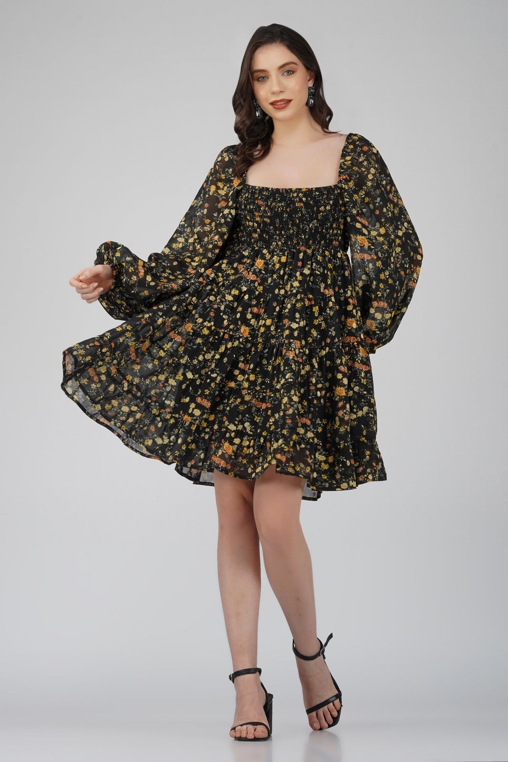 pink saree black border