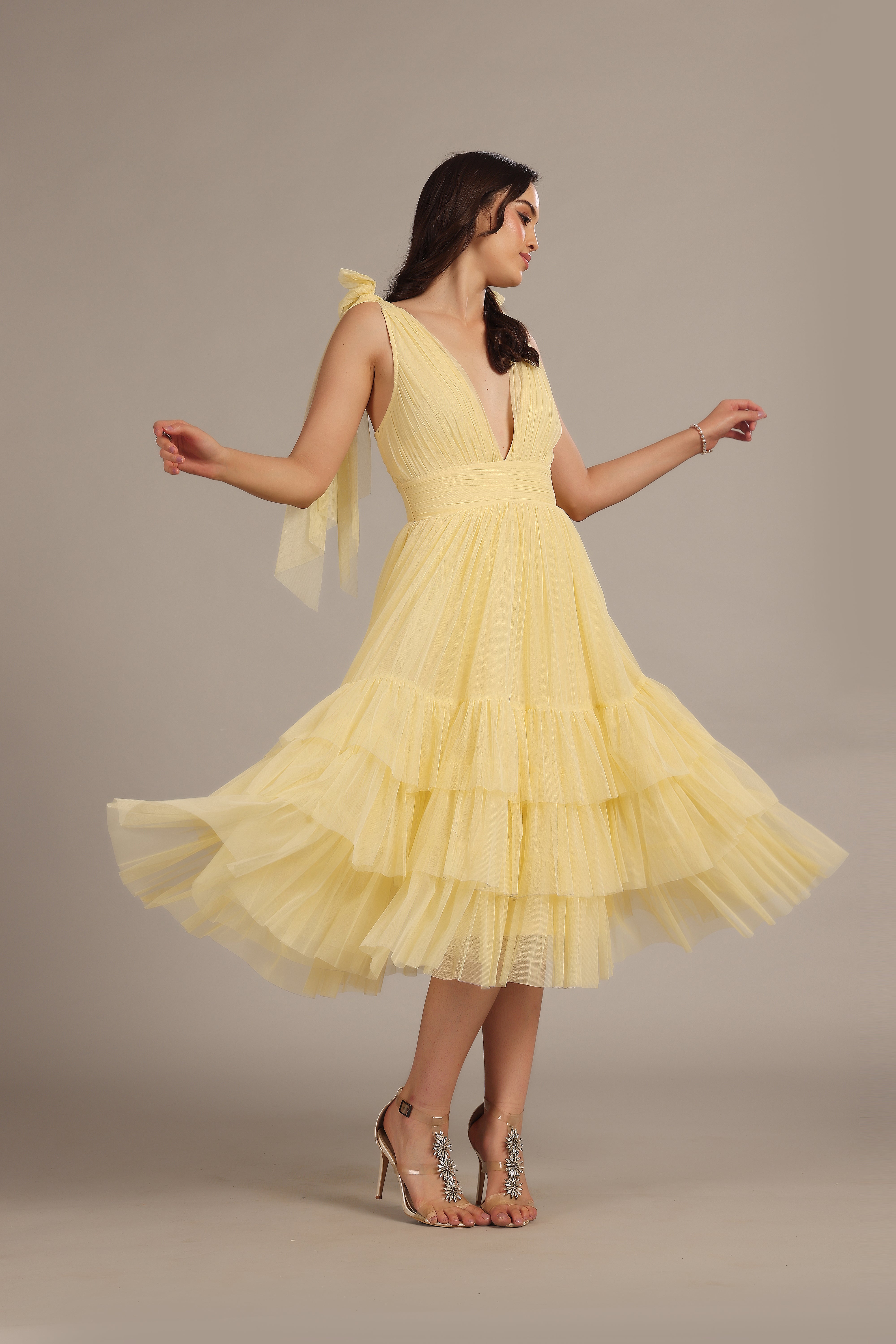 Yellow wedding guest dress 60 photos - Vianawedding.com Yellow wedding guest dress 60 photos - Vianawedding.com