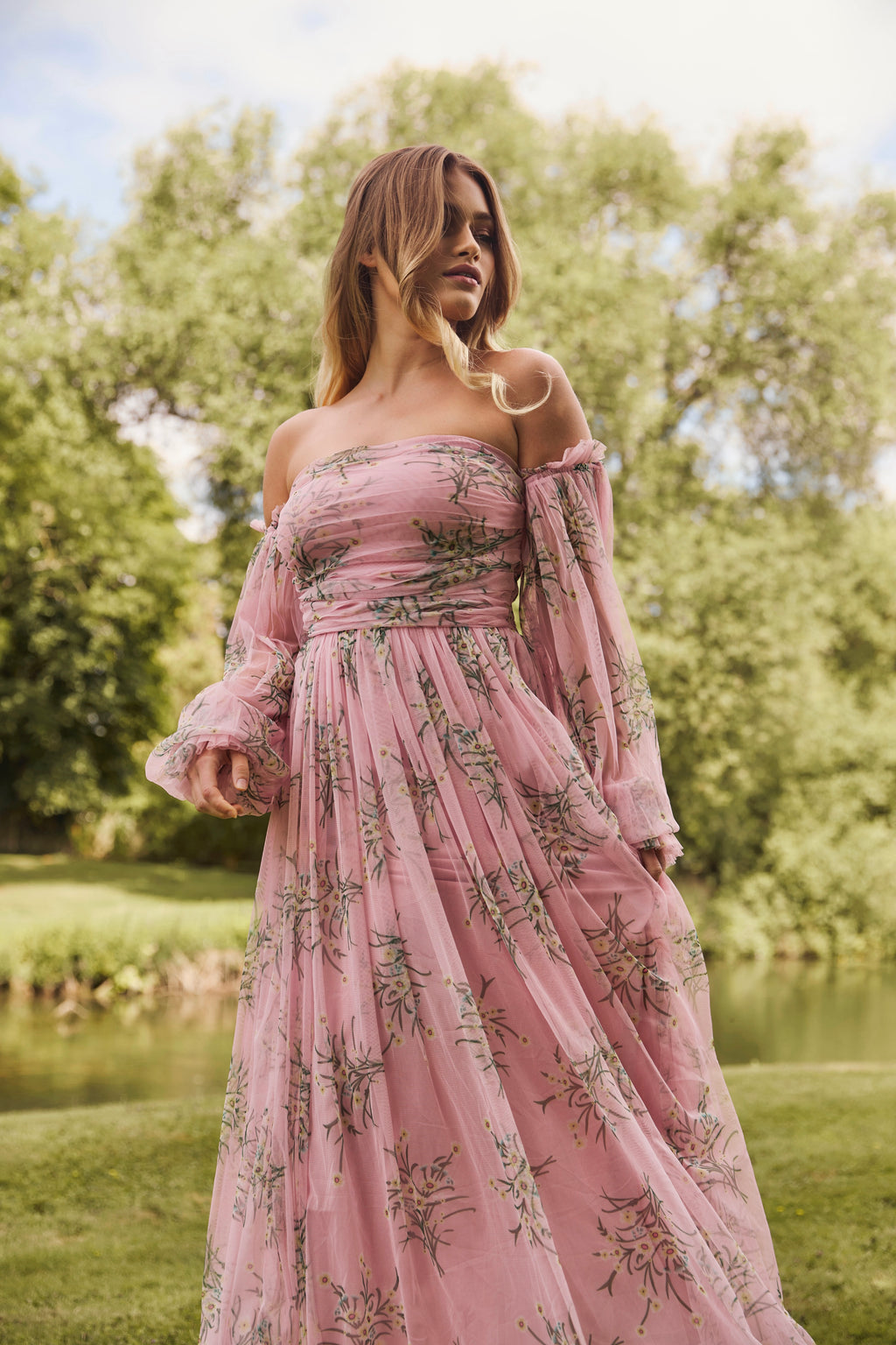 Lana Maxi Dress in Light Pink Floral UK14 / Soft Pink Lana Maxi Dress in Light Pink Floral UK14 / Soft Pink