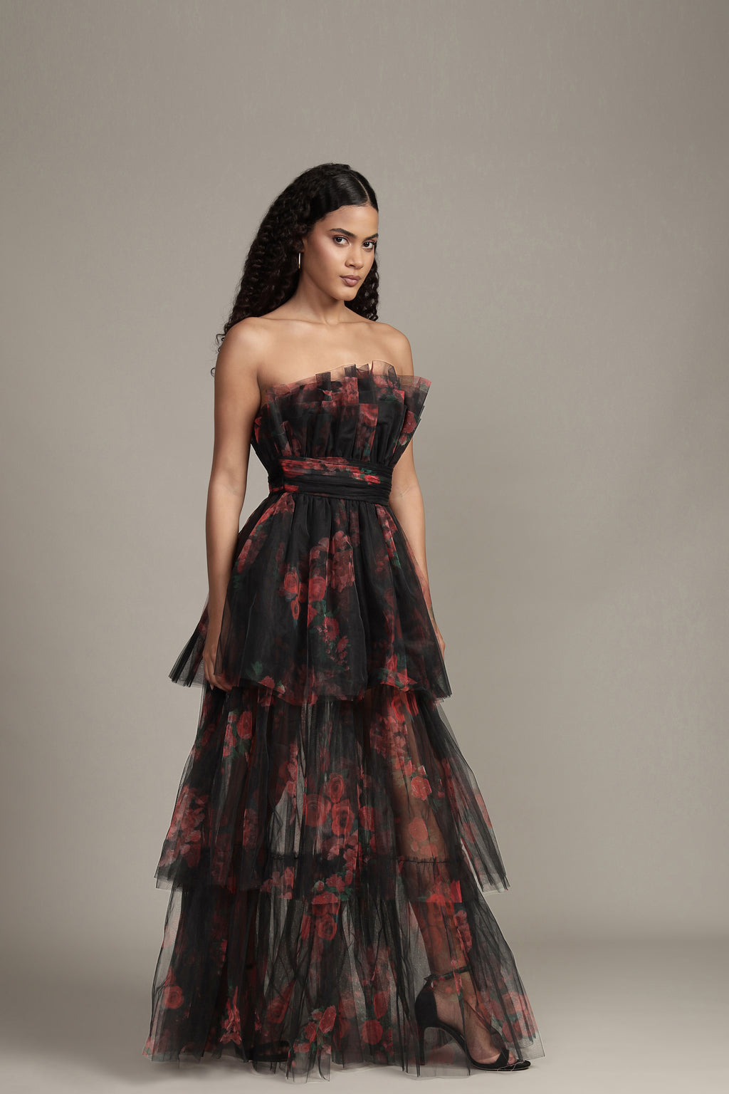 Natalia Tulle Maxi Dress in Black and Red Floral UK8 / Black and Red Floral Natalia Tulle Maxi Dress in Black and Red Floral UK8 / Black and Red Floral
